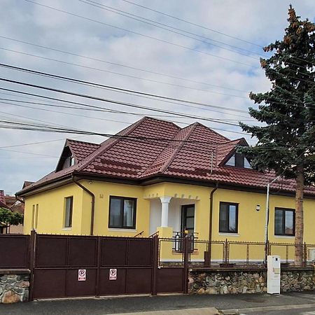 Yellow House Сибиу Екстериор снимка