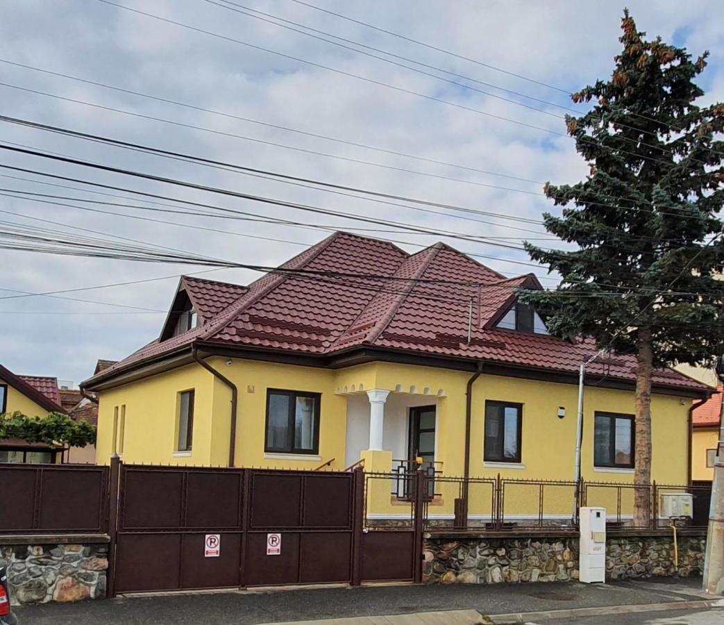 Yellow House Сибиу Екстериор снимка
